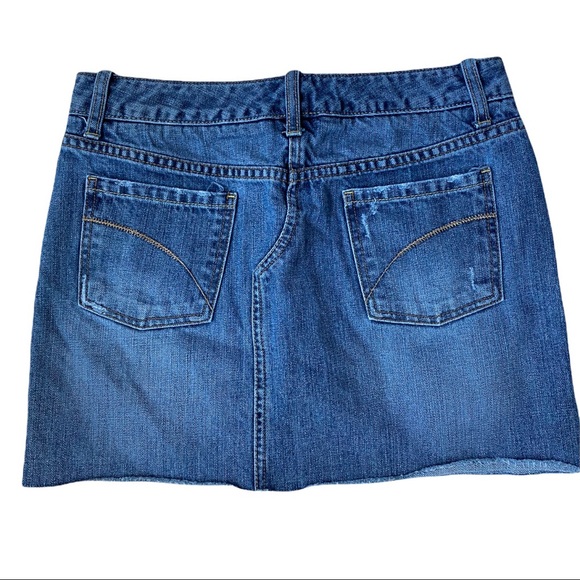 X2 DENIM LABORATORY Distressed Denim Skirt. Size: 2 - Picture 2 of 6